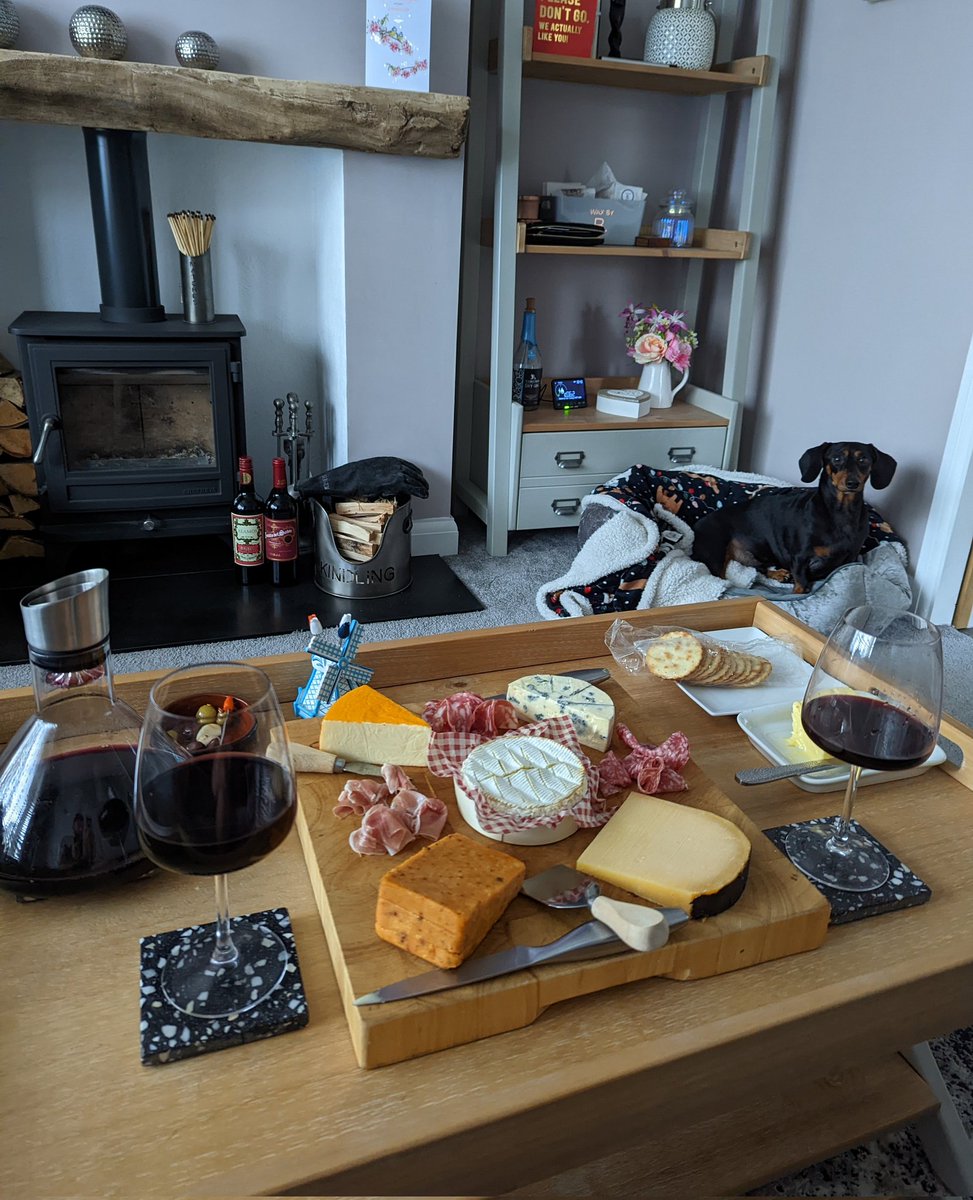 5 cheeses for 5 years of marriage! 

Happy anniversary to my beautiful wife! 😍

🧀🍷#CheeseIsLife