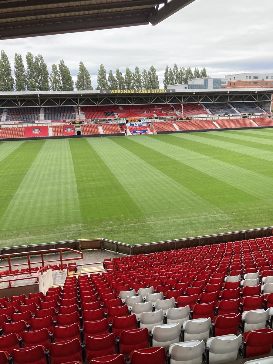 Tillwise's tweet photo. Glasswasher installed at @Wrexham_AFC ✅ We have replaced a machine in the hospitality bar area ahead of a busy Saturday for the club. This will give staff the ability to wash &amp; rinse glasses quickly and efficiently during busy periods. #Glasswasher ⚽️ https://t.co/P5ovbuL8BO