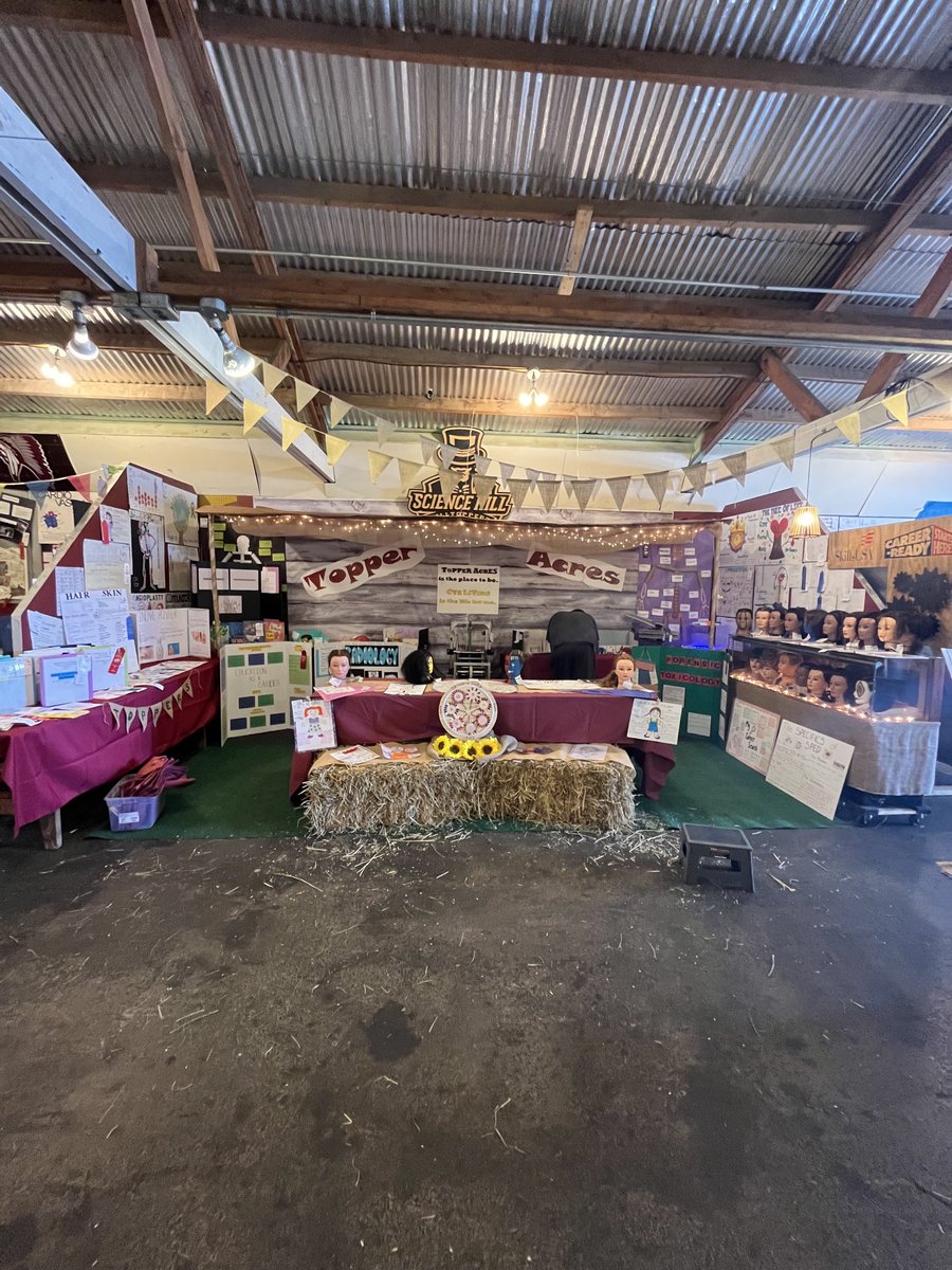 Julia Decker tweet media