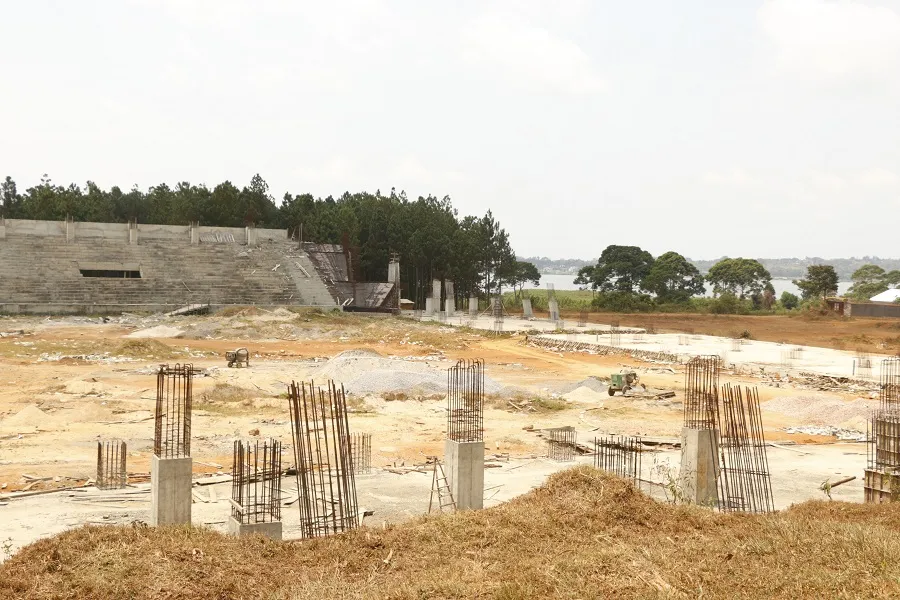 Garuga Stadium construction update in pictures🚧🚧 🏟️Football pitch 🏃‍♀️Running track 🏋️Four training grounds 🎾Tennis court 🏐Volleyball court 🤾‍♀️Netball court 🏊‍♂️Olympic size swimming pool 🧑‍🤝‍🧑30,000 seating capacity Credits by @IsabiryeDavid of @kawowosports