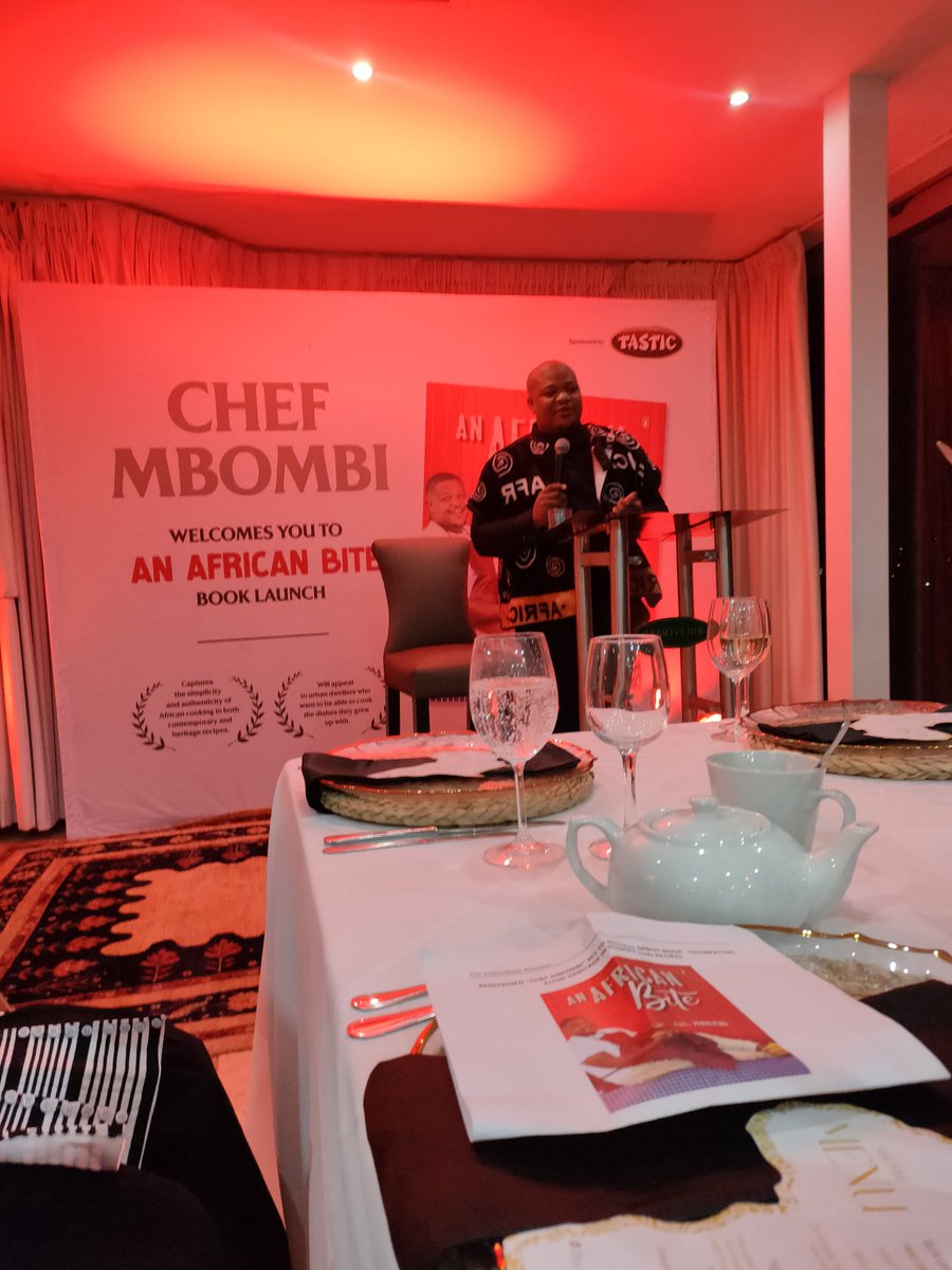 dipsylicious's tweet photo. Celebrating @Chefmbombi22  #AnAfricanBite book launch👌🏾👌🏾 https://t.co/UqCIaDjQsx