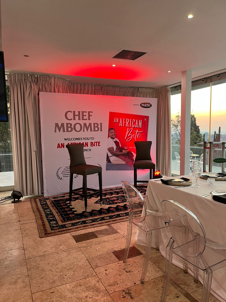 dipsylicious's tweet photo. Celebrating @Chefmbombi22  #AnAfricanBite book launch👌🏾👌🏾 https://t.co/UqCIaDjQsx