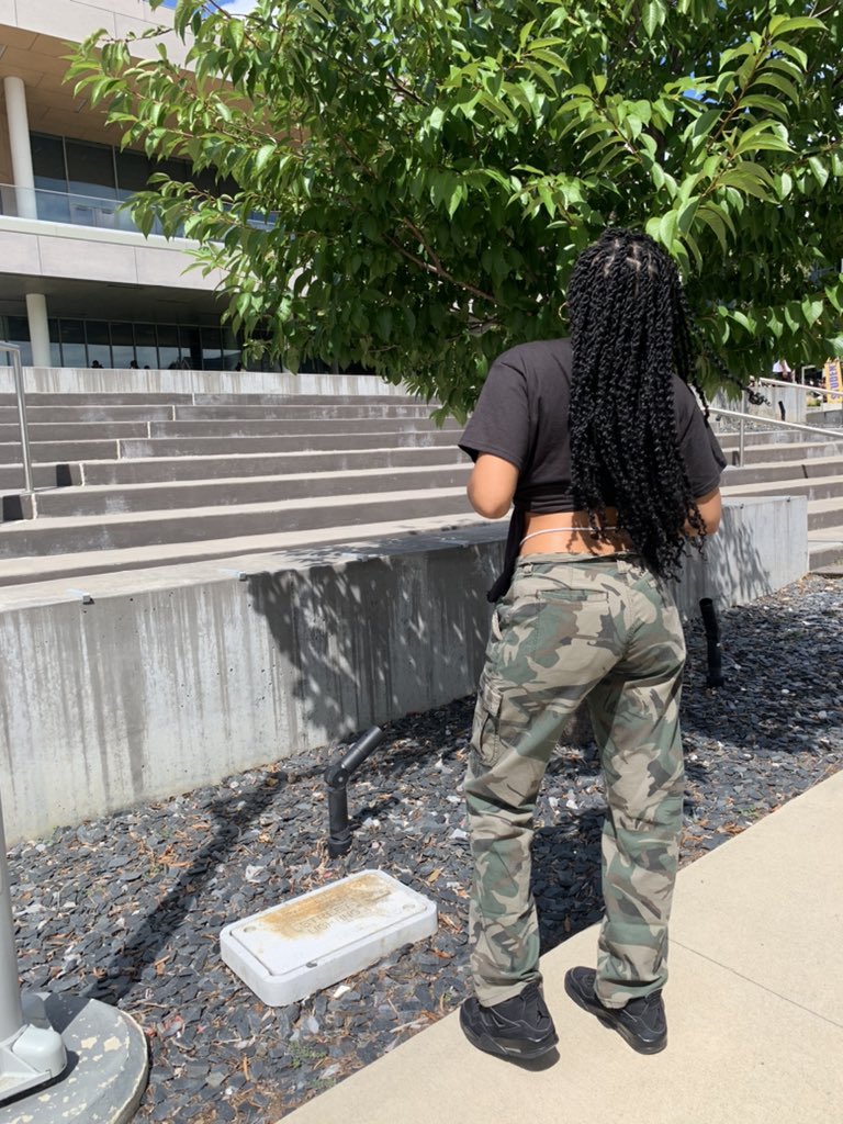 _parisssst_'s tweet photo. If anything, I’m everything👸🏽❤️‍🔥💼  #seniorszn #ncat #lastfdoc https://t.co/YkwtDxRmBx
