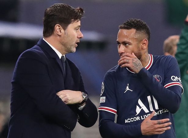 🎙️| Tite (Brazil's Head Coach): 

"Neymar's role is different from his previous role, specifically last year under the leadership of Pochettino, who dropped a player like Neymar to go to the defense all the time."