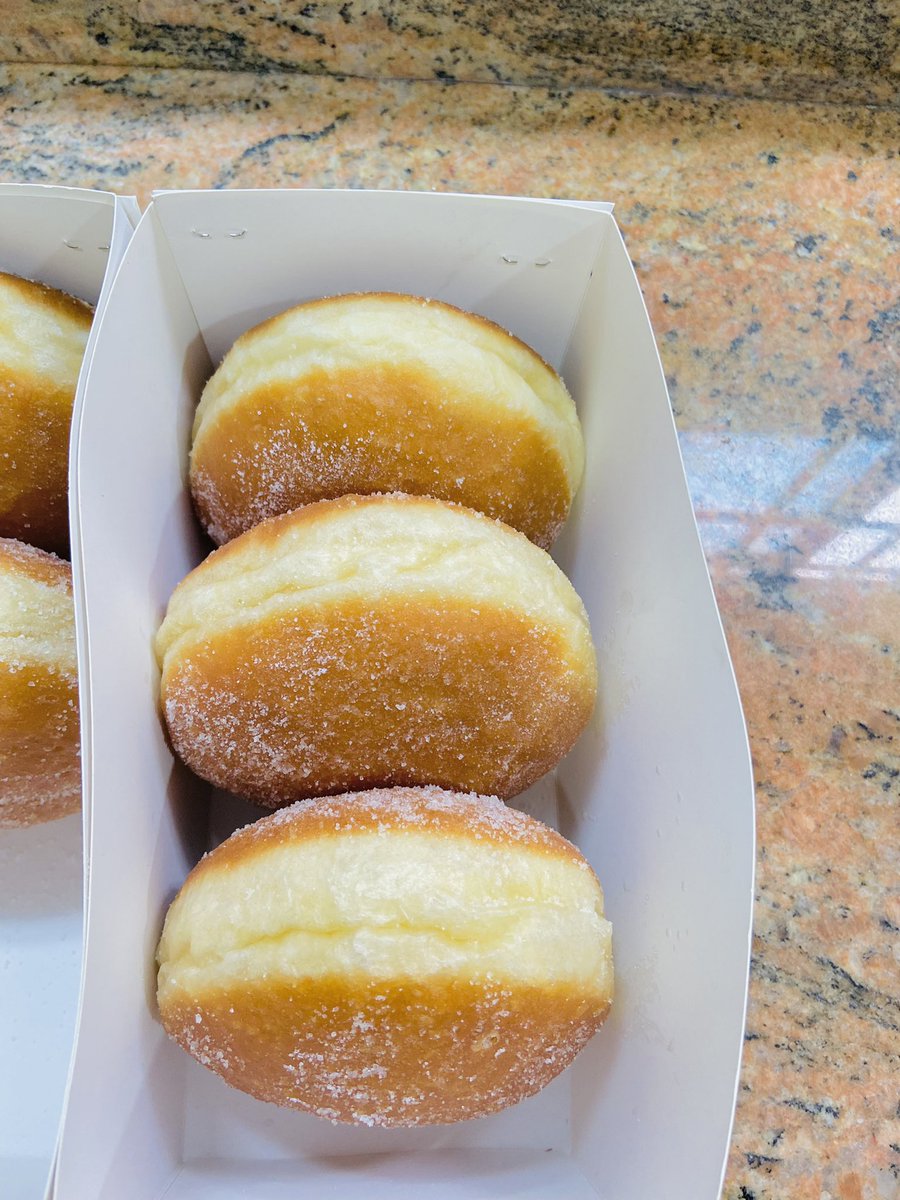 Maryamaa_abkr's tweet photo. FRESHLY Homemade Donuts 

Soft and fluffy!!

Pls do RT🙏 https://t.co/dcCZXM49SL