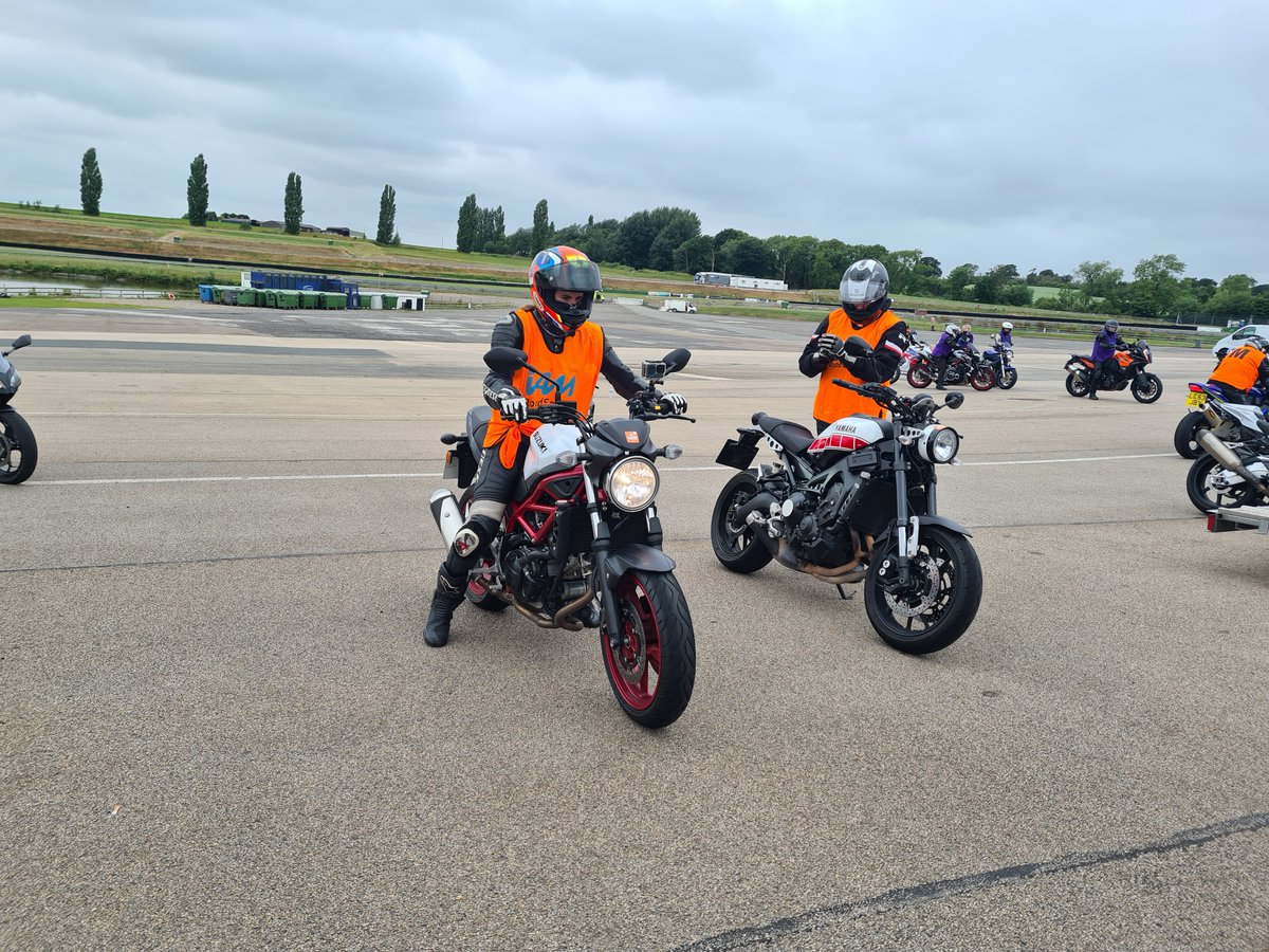 IAM LADIES SKILLS DAY HAS JUST GONE LIVE. 

I hope you enjoy it :) <a href="/IAMRoadSmart/">IAM RoadSmart</a> 

youtu.be/pEoSx4narII