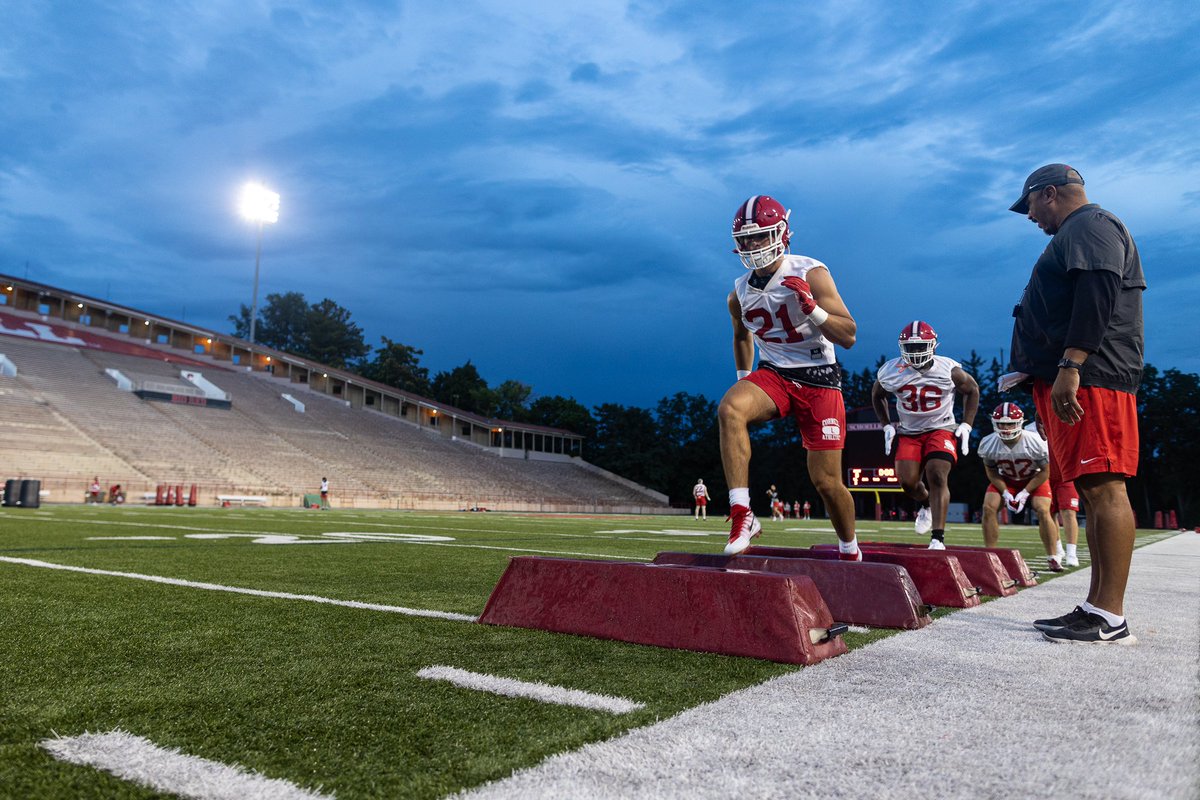 BigRed_Football's tweet photo. Day #1 📸🔴⚪️

#YellCornell 🐻🌿 https://t.co/PwrWz7PuzJ