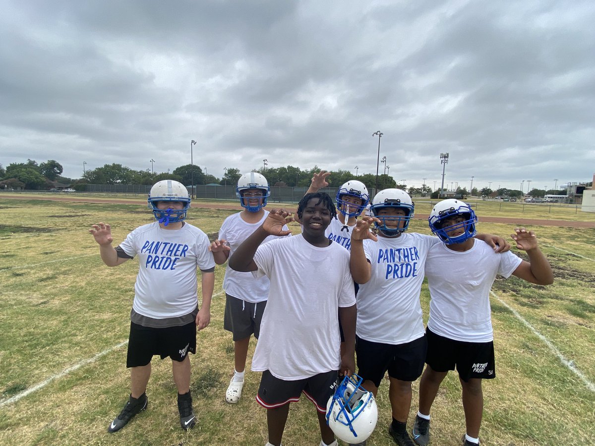 wreckem333's tweet photo. Day 1 is in the books… so excited for this season. #lookinup
Offensive standouts! These guys are going to be a problem!
@CoachNine7 @BERKNERFOOTBALL https://t.co/AJ3yrP4jeA