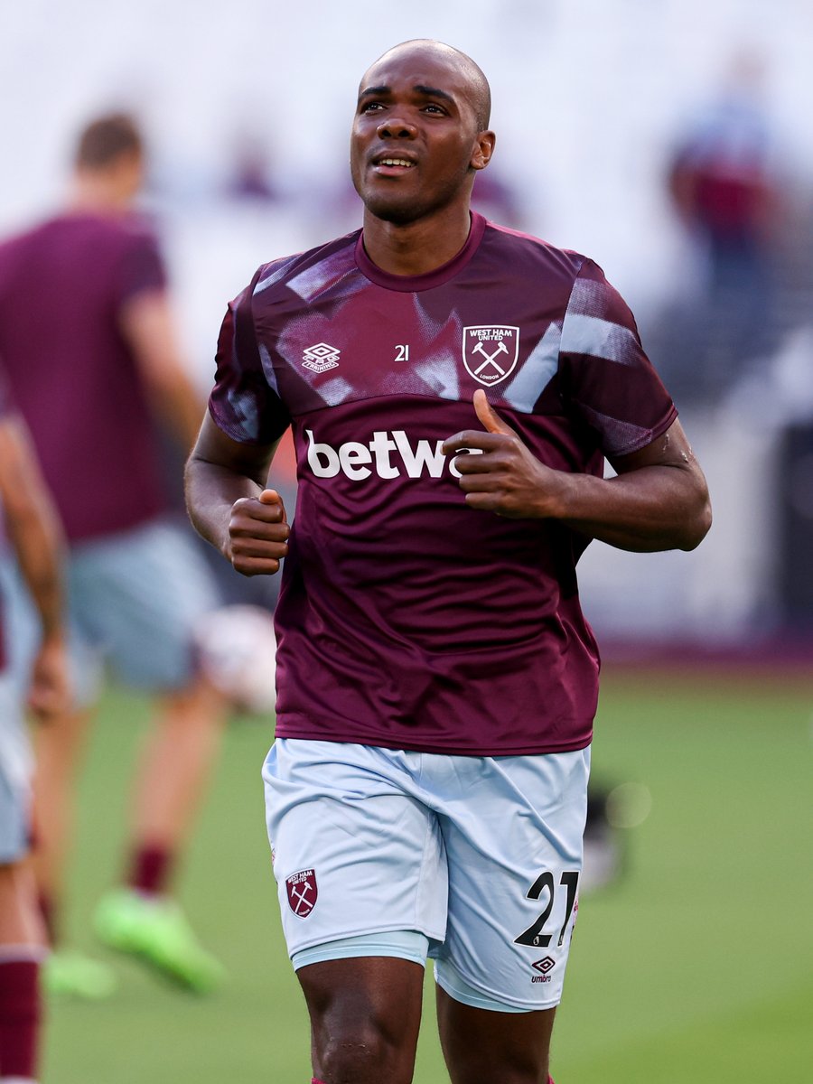 WestHam's tweet photo. Our skipper tonight 😍

So good to see this man in the starting XI! 

#UECL | #WHUVFF https://t.co/9TlmpxI5VW