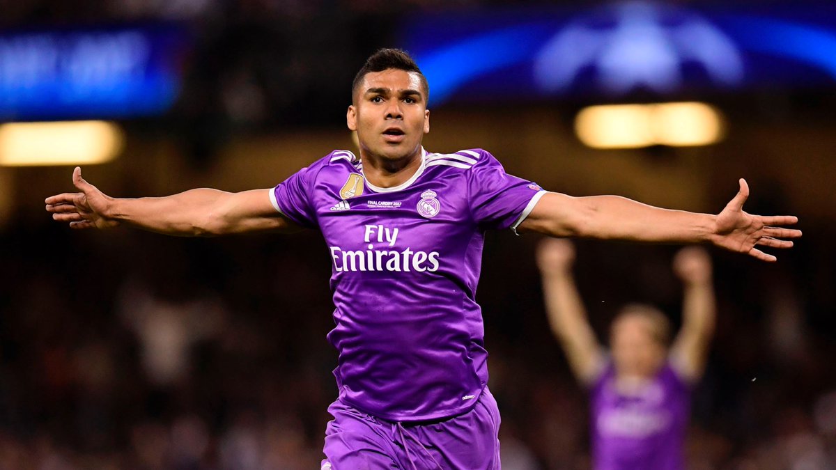 maye_8202's tweet photo. Que tristeza tan grande, pase lo que pase su nombre está escrito con letras doradas en la historia del club y junto a Modric, Kroos marcaron una generación... Sí sale se va como una LEYENDA 💜🤍💜🤍
#Casemiro https://t.co/98SEGVf9wW