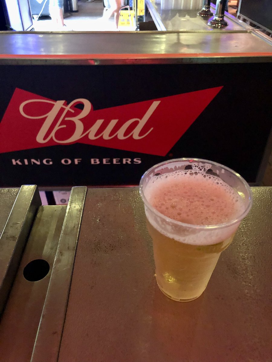Tikoe_'s tweet photo. Aanwezig op het Helders Fees! πΊLachen, gieren en brullen tijdens de Pub Quiz. Straks nog genieten van de Swingo Bingo. #heldersfees https://t.co/EBX7hkvt5N