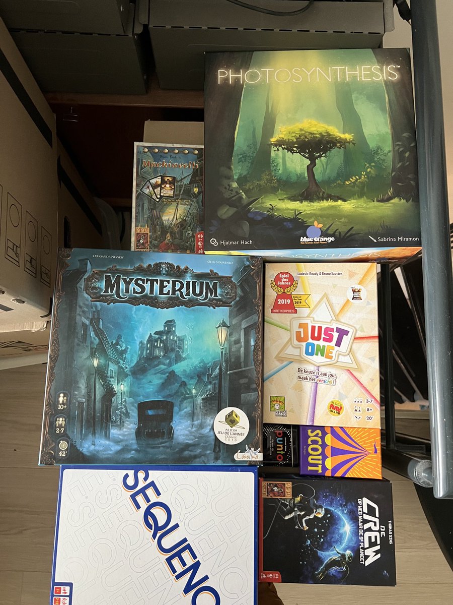 sidvanwijk's tweet photo. Boardgame night at ⁦@MiroHQ⁩ ! This is amazing! 😄 https://t.co/2keRmxMrpC