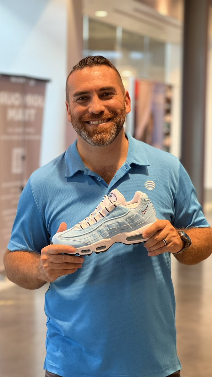 Chris Williams (@ihxchrisw) on Twitter photo Shout out to <a href="/AristotleA5/">Aristotle Apostolopoulos</a> for the hook up on my new team color inspired kicks!
We have fun at Raleigh 10, and a weekend incentive really spiced things up! Shout out to <a href="/AristotleA5/">Aristotle Apostolopoulos</a> for the hook up on my new team color inspired kicks!
We have fun at Raleigh 10, and a weekend incentive really spiced things up!