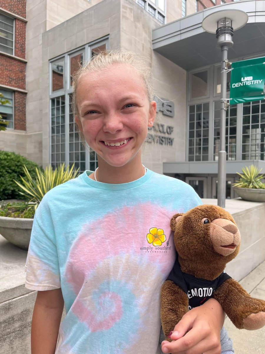 Satb2Gene's tweet photo. Hey @lukebryan - meet Skylie! She has a rare condition called #satb2 associated syndrome! This year for her 16th bday she’s coming to see you TONIGHT and she wants to meet you! Sky represents one of the 650 with SATB2. Can you make her dream come true? https://t.co/jZSDti3H76