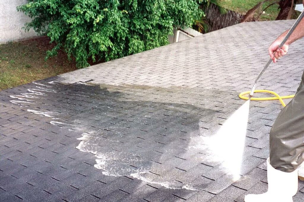 SWFLHomeService's tweet image. If you're looking for the safest and most effective way to clean your roof, look no further than X-Stream Pressure Washing! We use the safest and most effective soft wash roof cleaning methods available, which means you can avoid damaging your home or business.