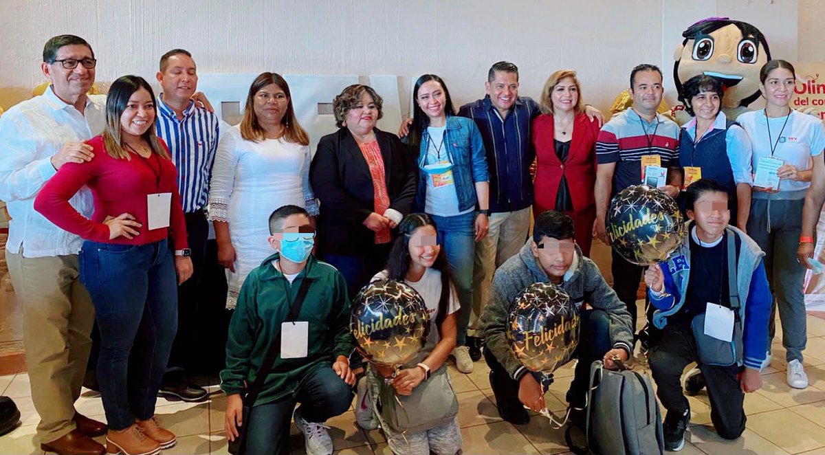 ArteagaAponteMX's tweet photo. 📚 El reconocimiento al aprovechamiento escolar, es el mayor motivador para crear jóvenes competitivos.

Agradezco a mi amiga Diputada Lulú Juárez por la invitación en conjunto con la Mtra. Veronica Lemarroy, Coordinadora del Programa de Estímulos Educativos. https://t.co/CUa0xcOmXa