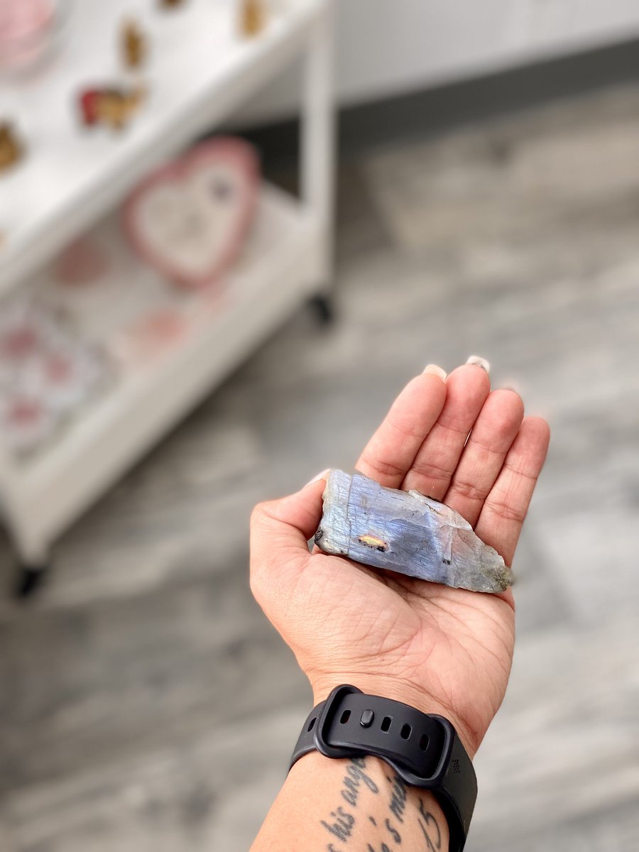 PeacefulMines's tweet photo. Come by and check out these beautiful pieces in store! 😍 https://t.co/IfAwutb6EN