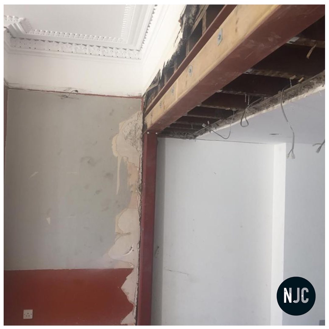 BNJConstruction's tweet photo. It’s always great to stop off and see how well our projects are doing. Check out this recently fitted frame that has gone in to develop one of our current projects 🔨 
.
.
.

#bromleybuilders #build #newhomes #extensions #federationofmasterbuilders  #design #develop #maintain https://t.co/DzMo3VVWbE