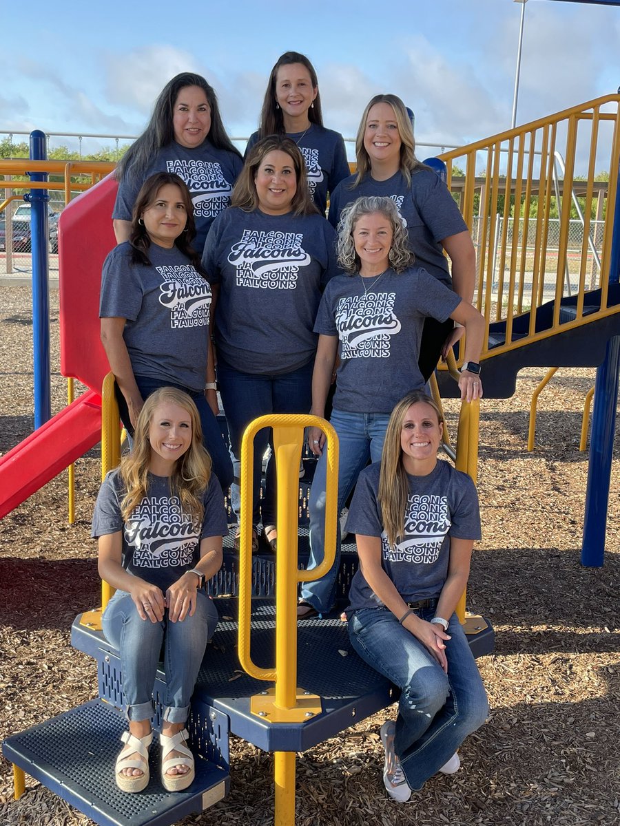 jcarriker2's tweet photo. Here’s to a great year!
#fieldsfalcons #year18 https://t.co/fjZca0b8ST