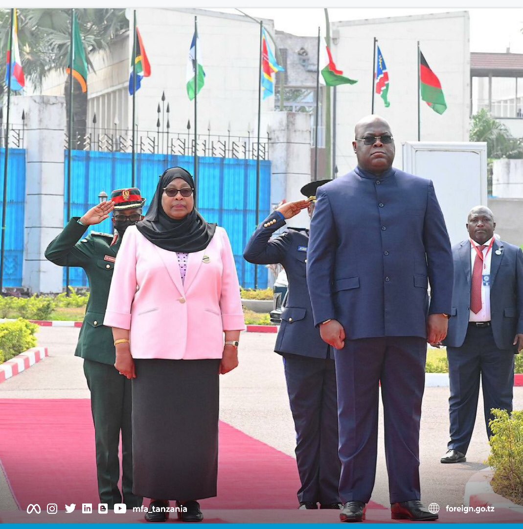 mfa_tanzania's tweet photo. The President of URT, H.E @SuluhuSamia has started one day official visit in DRC and received by her counterpart H.E Felex Tshisekedi The President of #DRC at State House in Kinshasa https://t.co/nWlUjHZAYY