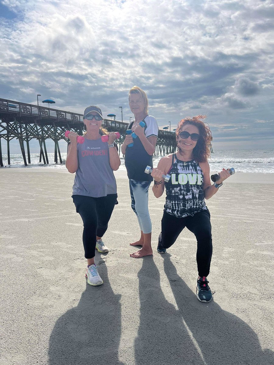 The75F's tweet photo. Two beautiful people I got to train on the beach this am.💪🏼⚡️🏋️♀️ #beachworkouts are so great. This was a #pilates inspired #lightweight #sculpt session. #fitness #fitover40 #goals #thursdayvibes #workhardplayhard #StrengthTraining https://t.co/vKBnZ6gZAr