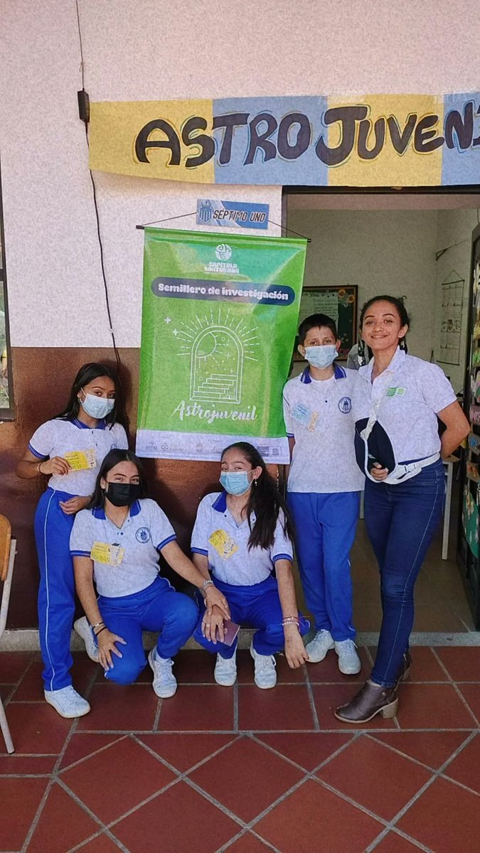 AstroParamo's tweet photo. Este año comenzamos dos semilleros Astroparamo, uno es Astrojuvenil en el Colegio Las Mercedes del municipio de Matanza. Hoy estuvimos de visita en el evento de cierre institucional. https://t.co/dB9yf1HFQC