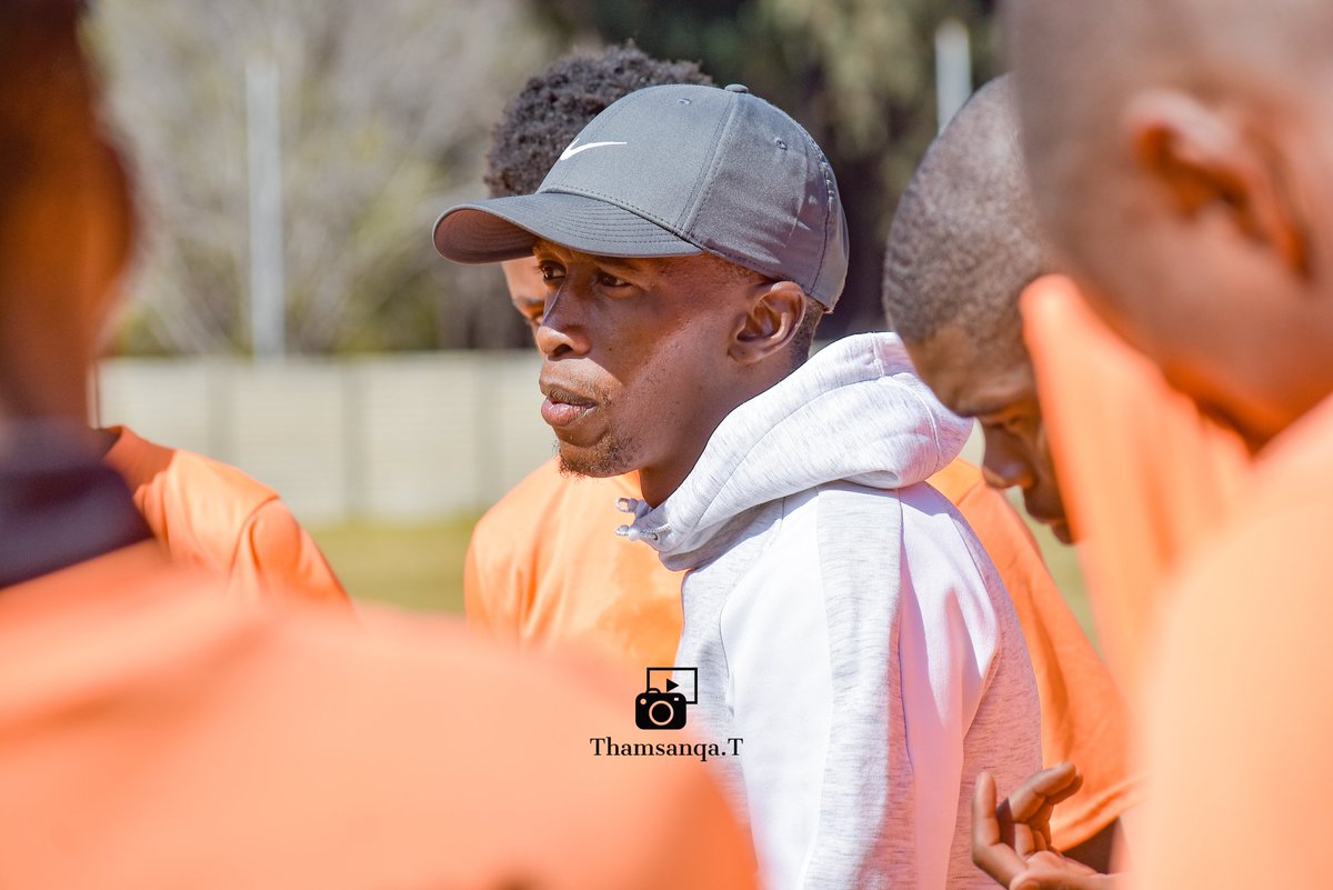 thamster7's tweet photo. We are ledπ₯π₯π₯.
@ctallstarsfc and @BlackPoisonFc's @CoachThemba #Respect ππΎππΎ. #ThamsanqaTPhotography
#InsideTheBlackPoisonCamp #Vamospoison #ChefuUyabulala #Haliphirimi https://t.co/taja0HYuYP