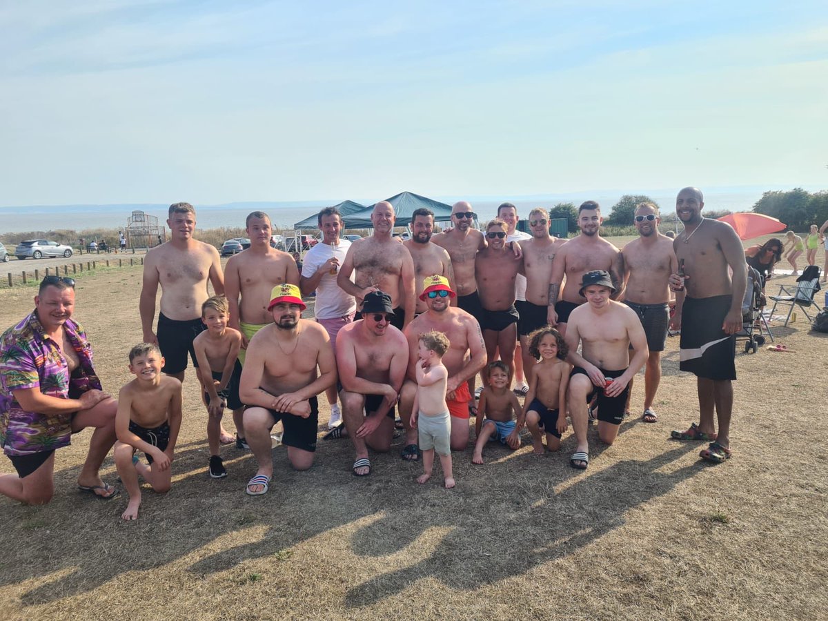 With the start of the season fast approaching it was nice for the club to have a break from pre season and to enjoy our #summer fun day last weekend.

#familyclub #valemadrid #halamadrid 🟢🟡