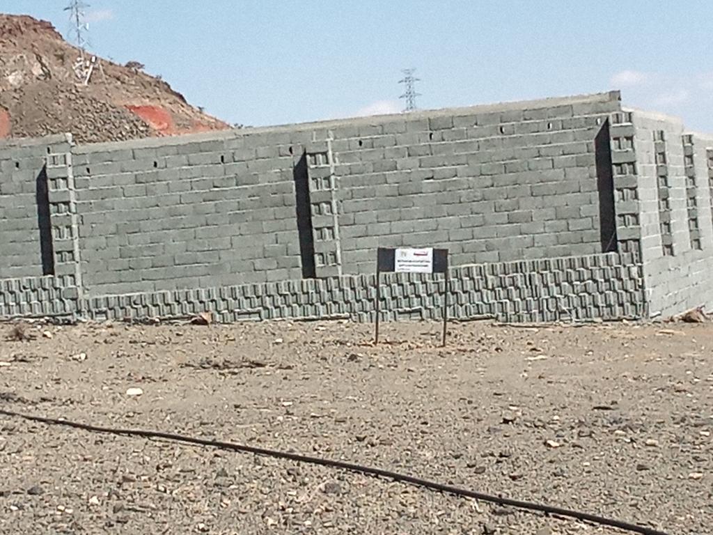 Al_MMLkh's tweet photo. نرجوا التدخل العاجل
وتطبيق النظام ع الجميع حتى يسود العدل بين الناس
ومايقوم به محافظ الحرجة الان تحدي صارخ لنظام @emartasir @asirmunicipal
كيف يتم الازالة علينا ويسمح لغيرنا بالبناء في نفس الموقع ( دون رخصة بناء ودون صكوك شرعية)
@MOISaudiArabia @majedhogail
هل يعقل كل هذا الص��ت https://t.co/Uondjrl1kI