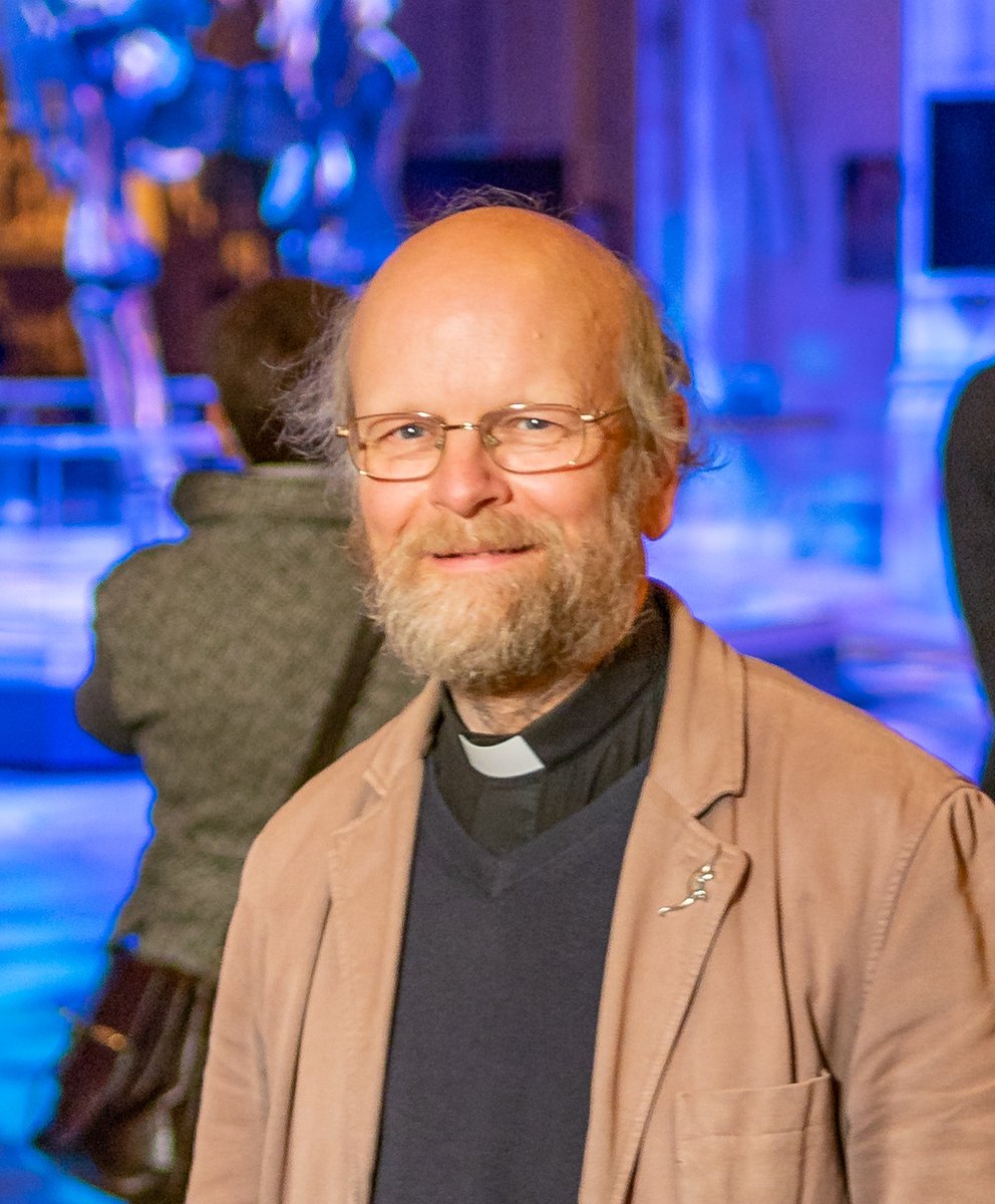 🦖 The Revd Canon Andy Bryant of Norwich Cathedral explores the huge questions raised by the discovery of dinosaurs​ in this fascinating live talk on Tuesday 30th August, 7.30pm. Tickets: £10 per person + booking fee. ow.ly/6ac850K2IHI

Photo: Bill Smith/Norwich Cathedral