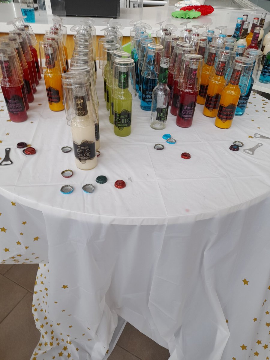 NGamlin1's tweet image. Great morning today @coleggwent celebrating super results with staff and learners at our Farewell Festival  💗