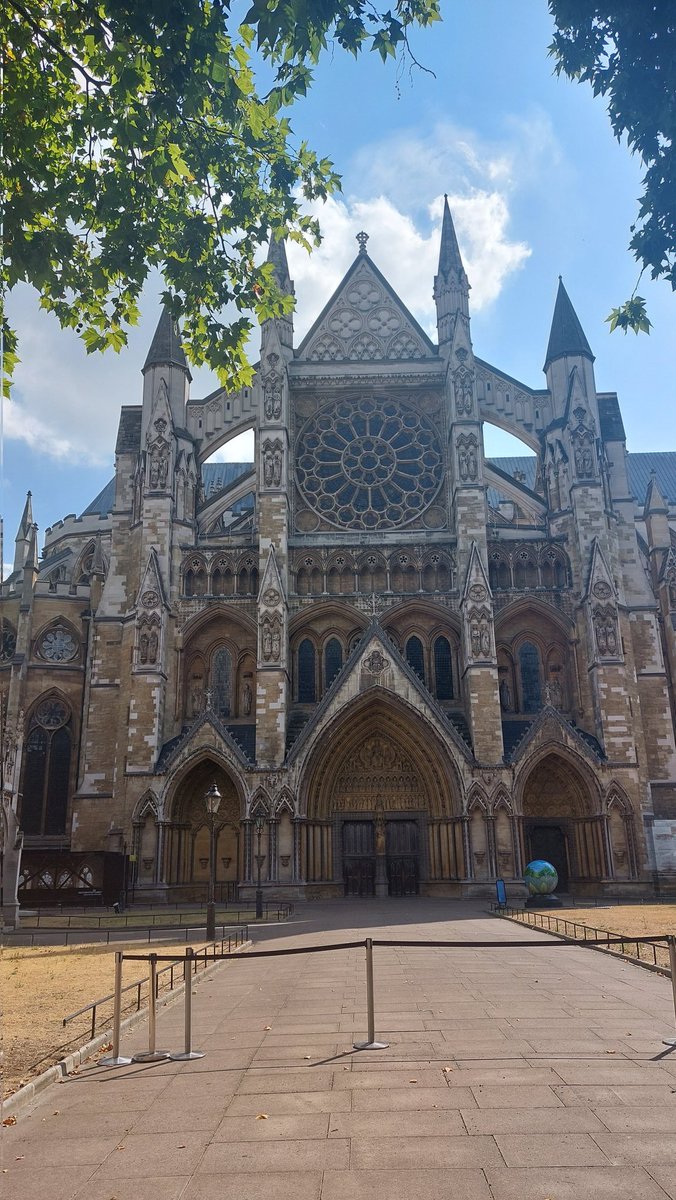 DontEverLetGo_O's tweet photo. London you are so #byutiful ❤️🥰🤩🇬🇧 https://t.co/ZfnfC961hY