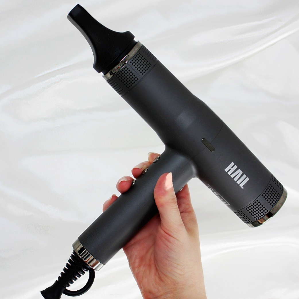 Hail Your Hair (@hailyourhair) on Twitter photo "Absolutely thrilled with this hairdryer it is light and fast, like a little rocket." 🚀✨
See more: ow.ly/NjWz50Kn8x4
📷 <a href="/jodiecaughey/">JODIE CAUGHEY</a>
#HairDryer #HairTools #BeautyBrand #NewInBeauty "Absolutely thrilled with this hairdryer it is light and fast, like a little rocket." 🚀✨
See more: ow.ly/NjWz50Kn8x4
📷 <a href="/jodiecaughey/">JODIE CAUGHEY</a>
#HairDryer #HairTools #BeautyBrand #NewInBeauty