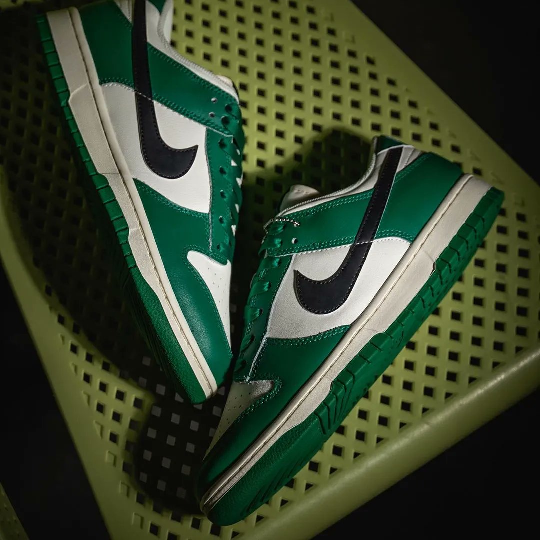 JustFreshKicks's tweet photo. Detailed Look at the Nike Dunk Low Lottery "Malachite" 🎰 https://t.co/ARnMSzV9nS https://t.co/RnbZNqE2KS