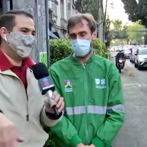 Secretario <a href="/andreslajous/">Andrés Lajous</a> y Subsecretario @pedestre siempre atentos desde <a href="/LaSEMOVI/">Secretaría de Movilidad CDMX</a> a incidir en las políticas públicas para que se respete el reglamento de tránsito y se cambien conductas.

Dijo nadie nunca.