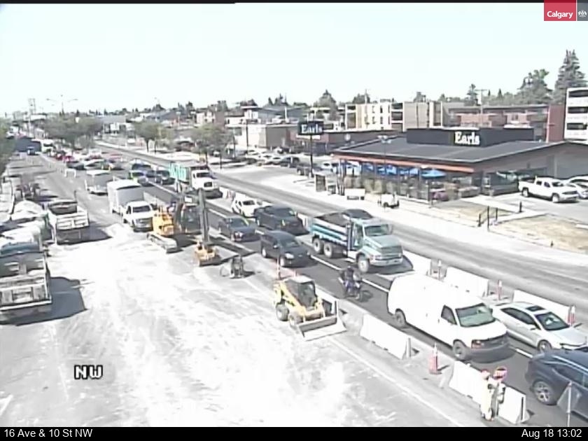 NewsRadioCGY's tweet image. Major construction continues on 16th Avenue at 10th Street NW.  

16th is tied-up in both directions, but EB traffic is especially slow. 
Expect delays to #StackAndPack the area 24/7 until further notice. 
#ABRoads #yyctraffic
