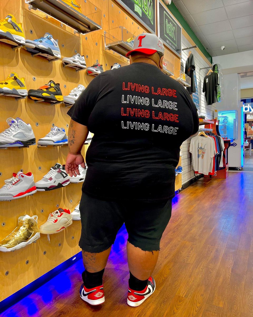 Ogfatboy95's tweet photo. I didn’t choose this life style it chose me #HowYouLiving? #LargeLyfeStyle https://t.co/33xP94CeYA