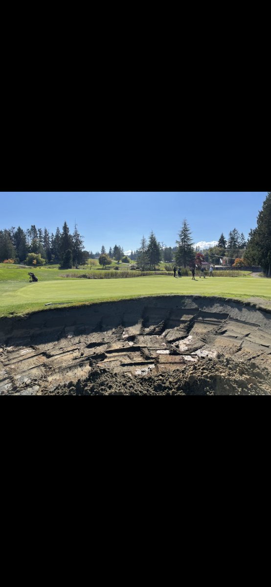 moreatArdmore's tweet photo. Hey island supers! The sand man will be here in October to help us refinish our bunkers. We’re almost 2/3 done the greensides after two full weeks of @UpcycleSandCo if you’re into it feel free to call me with any questions. If you book him in October you’ll save the mobility fee https://t.co/rYHiBWmu0R