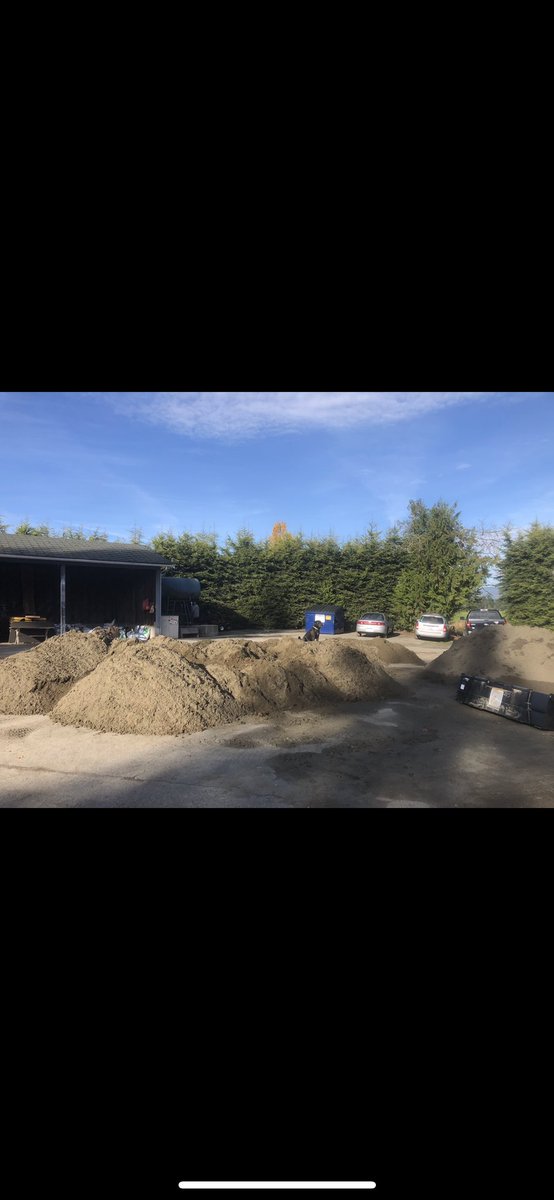 moreatArdmore's tweet photo. Hey island supers! The sand man will be here in October to help us refinish our bunkers. We’re almost 2/3 done the greensides after two full weeks of @UpcycleSandCo if you’re into it feel free to call me with any questions. If you book him in October you’ll save the mobility fee https://t.co/rYHiBWmu0R