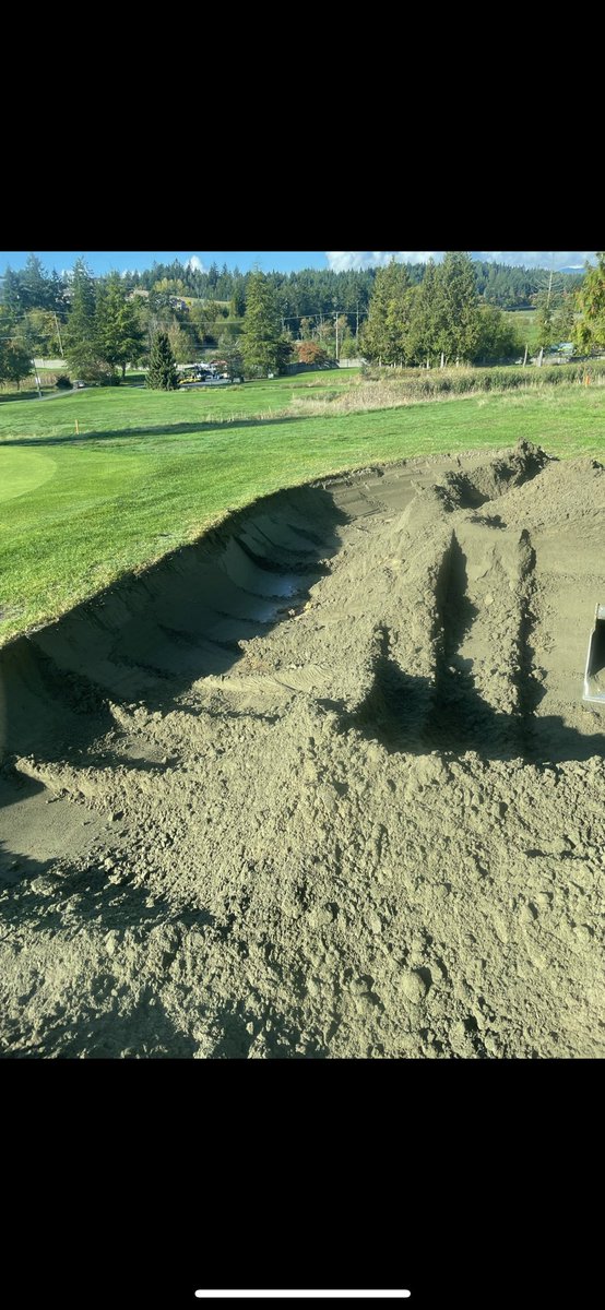moreatArdmore's tweet photo. Hey island supers! The sand man will be here in October to help us refinish our bunkers. We’re almost 2/3 done the greensides after two full weeks of @UpcycleSandCo if you’re into it feel free to call me with any questions. If you book him in October you’ll save the mobility fee https://t.co/rYHiBWmu0R