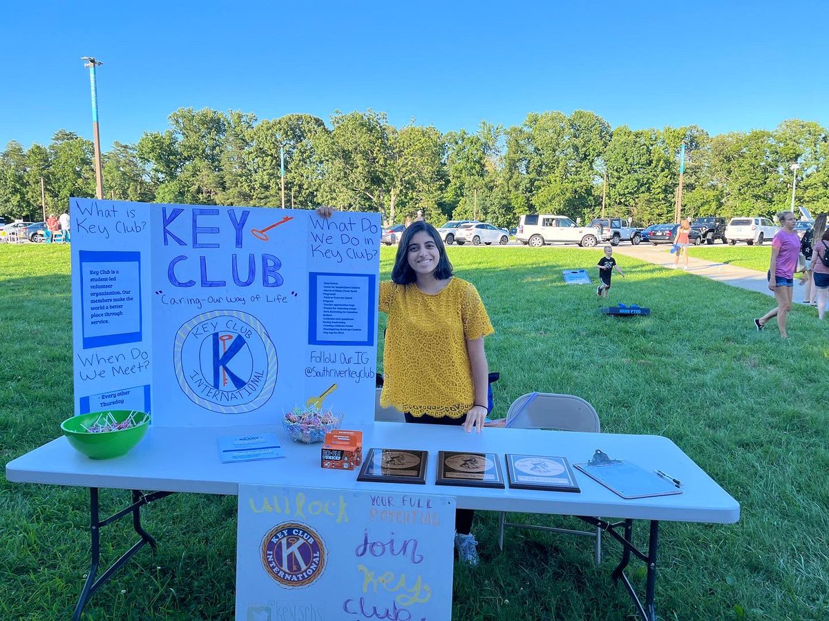 KeySRHS's tweet photo. Freshman open house 2022: success✅✅ Thanks to everyone that helped out! #keyclub #southriver https://t.co/3Ga45kXcTC