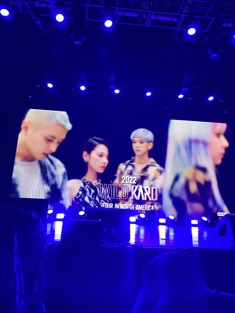 Ayah_OT7's tweet photo. We out here ♥️ #2022_WILD_KARD_IN_USA #KARD #for_KARD #WILDKARDTOUR https://t.co/AEfbdBZ2CB