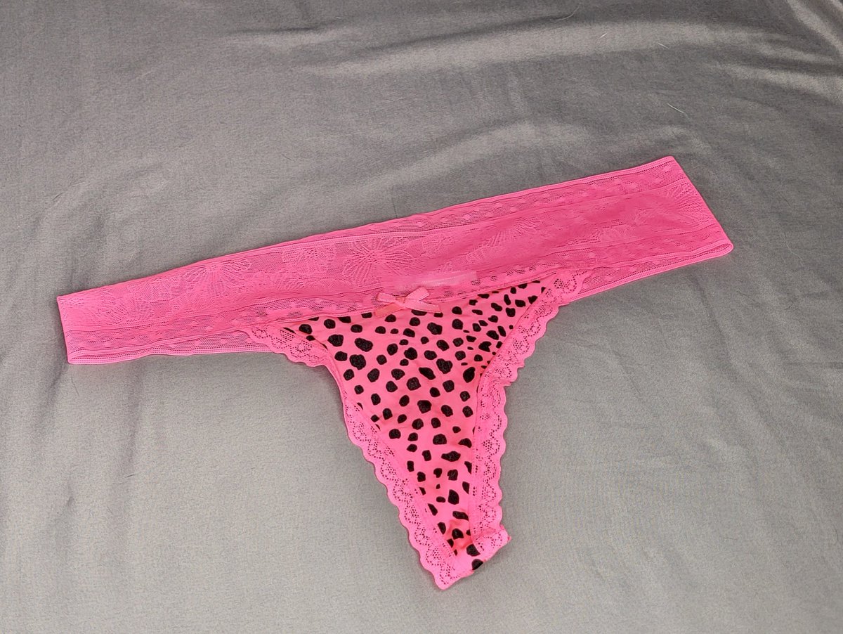Lucelucy3's tweet photo. Pretty in pink...

#usedpanties #panties #dirtypanties #pantyfetish #pantyseller #wornpanties #usedunderwear #sellingpanties #sellingcontent #buyingcontent #selling #buying #content #NSFW https://t.co/hBhz6cp9IS