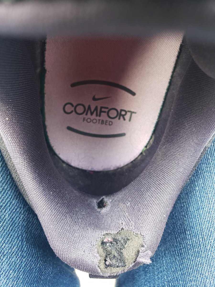 Photography_DP's tweet photo. Hey @Nike @nikestore @SportChek haven't even had these shoes a full year and already this is happening... on both shoes?! Never had a Nike shoe do this so quickly. This is not the Nike quality I'm used to 😒 https://t.co/zG4Wc0nD3J