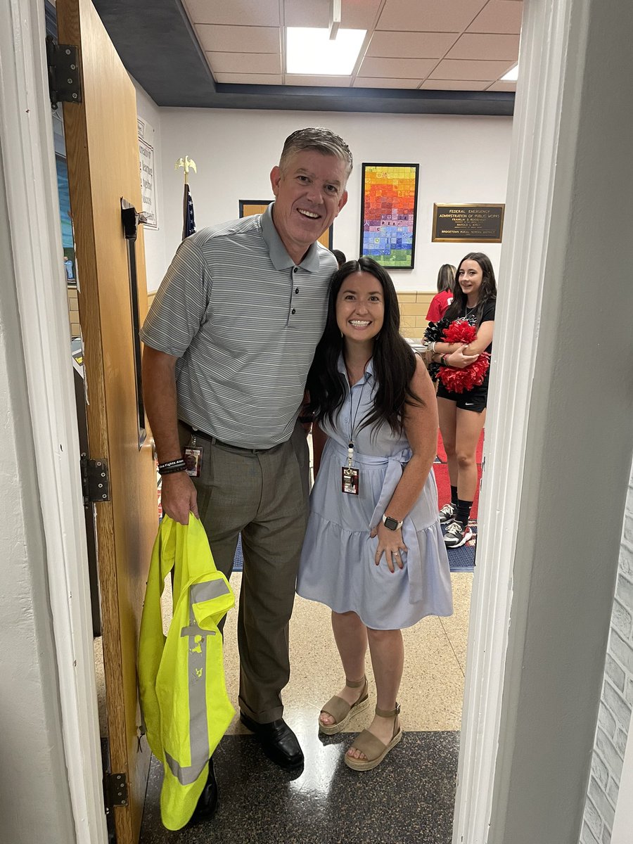Bobcats_AP's tweet photo. Principal Taylor and I had a great day 1 back with students! @OHLSD @BridgetownMS https://t.co/AtSLFBm2Xx