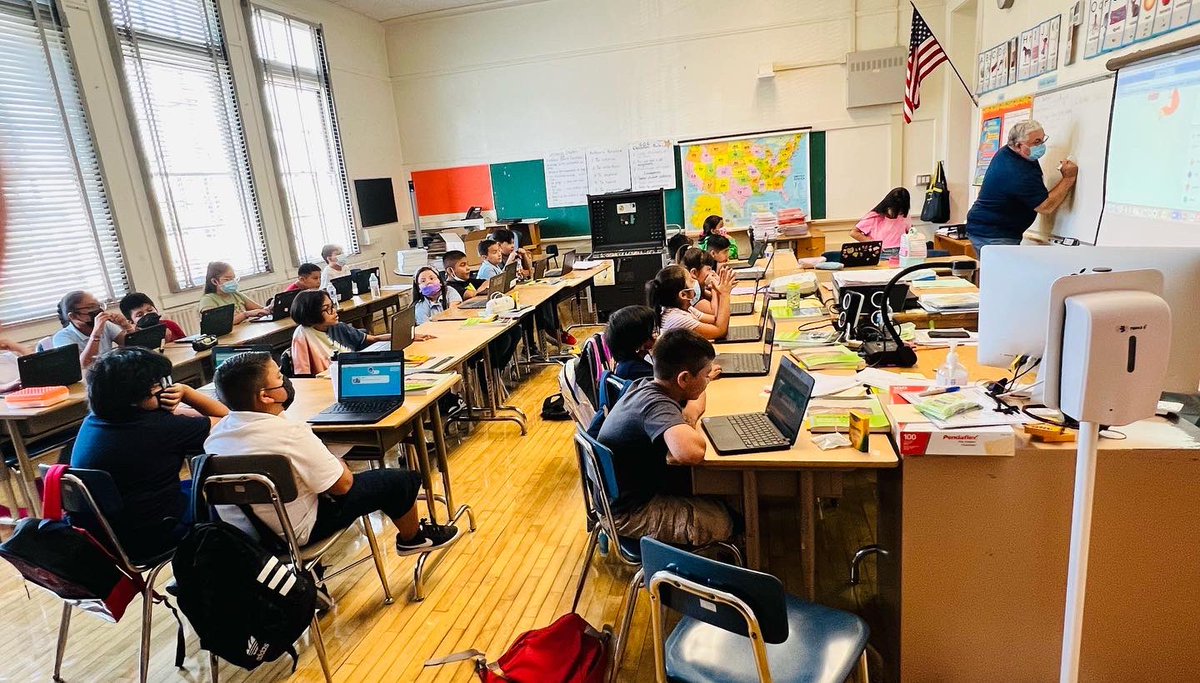 LASchoolsEast's tweet photo. New Principal at #BreedStreetElementarySchool, Mr. Boujekian, is looking forward to the new school year. Teachers: Mr. Reynoso, Mr. Bermudez, & Ms. Arellano are engaging students in rigorous instruction. Go Bears!!!
#FirstWeekOfSchool #CommittedToStudentSuccess #IBelieveInLAUSD https://t.co/2fPuiJVtQF