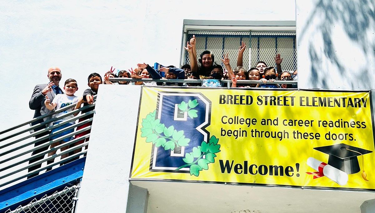 LASchoolsEast's tweet photo. New Principal at #BreedStreetElementarySchool, Mr. Boujekian, is looking forward to the new school year. Teachers: Mr. Reynoso, Mr. Bermudez, & Ms. Arellano are engaging students in rigorous instruction. Go Bears!!!
#FirstWeekOfSchool #CommittedToStudentSuccess #IBelieveInLAUSD https://t.co/2fPuiJVtQF