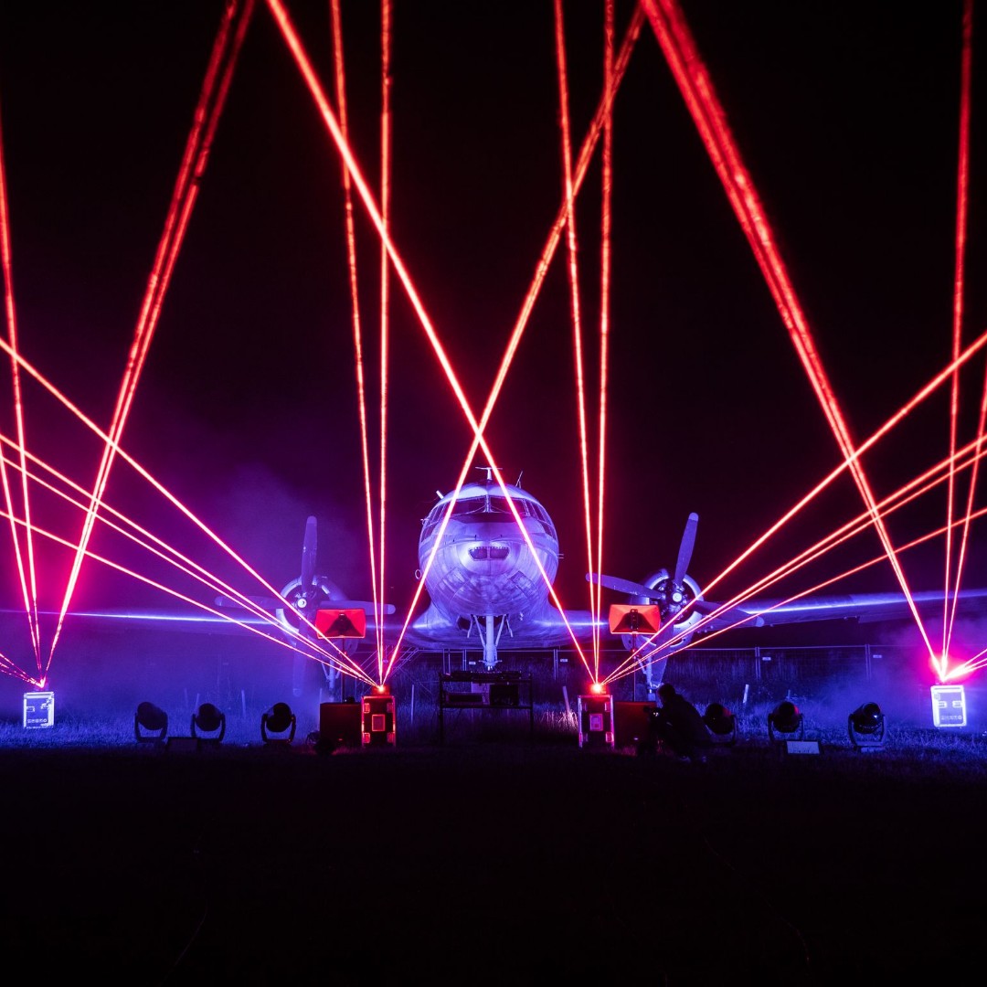 PangolinSystems's tweet photo. We can't stop, won't stop beaming 💥 Enjoy some more shots of our #UnityRAW lasers in action from this set!
👉Show us your unique #lasershows using our lasers by tagging @UnityLasers and using #UnityLasers. https://t.co/1LuFwMEDvT