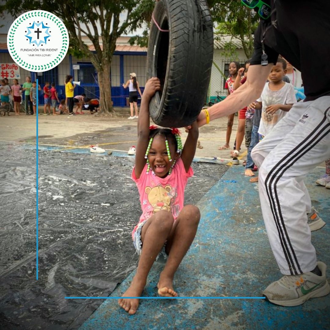 TibiRident's tweet photo. 🔍Pasos para encontrar El Camino a una Sonrisa 🚨:

- Tener espíritu de voluntarix que ame la aventura, diversión y las grandes dosis de abrazos de nuestros niños y niñas de las comunidades 👦🏽 👧 .

Si quieres conocer más pasos entra aquí: https://t.co/bsF6K1fn4M

🤍💙💚 https://t.co/R59pDzQrXO