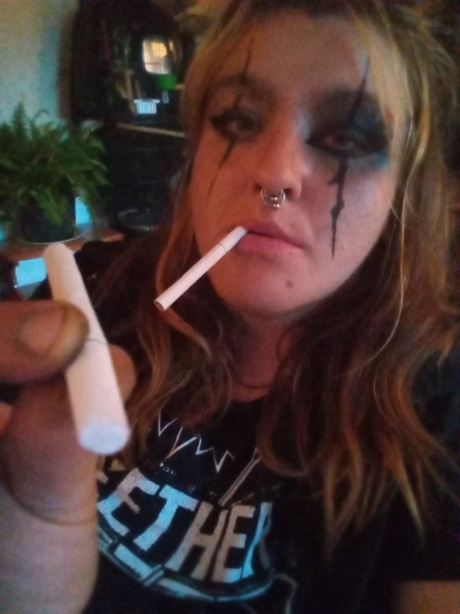 XtremeSmokeQ's tweet photo. Suck this ๐ค๐จ #smoking #smokingfetish #cigarettes
#instagram #onlyfans LINKS IN BIO
#smoker #cigarettefetish #multiplecigarettes #blacklungs #lungdamage #darksidefetish #smokingpics #smokingvideos #smokingpage https://t.co/vHNJwRqiKf